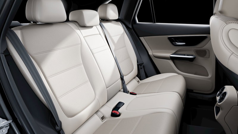 Mercedes-Benz GLC nuova a Milano (6)