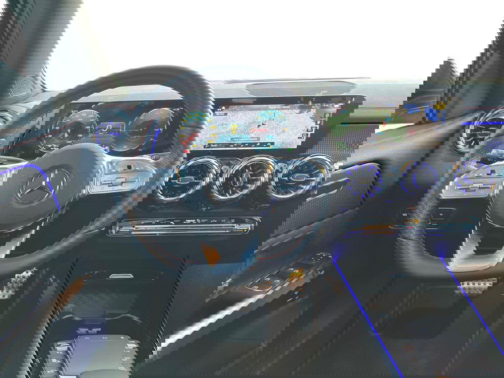 Mercedes-Benz EQB usata a Bari (11)