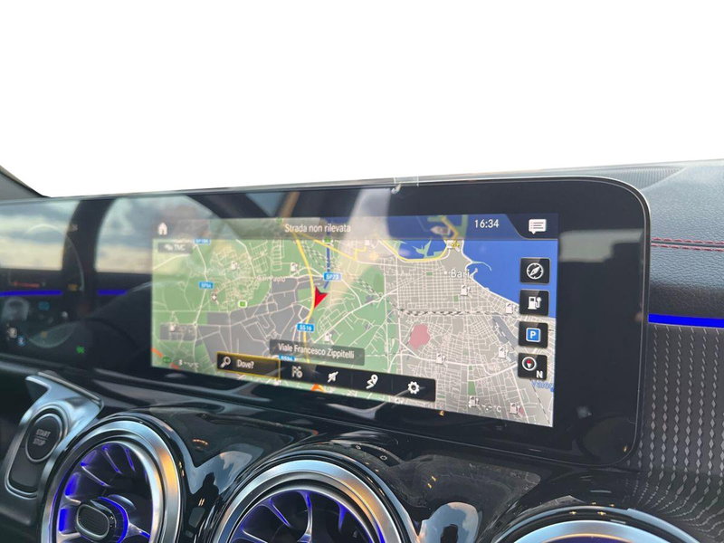 Mercedes-Benz EQB usata a Bari (12)