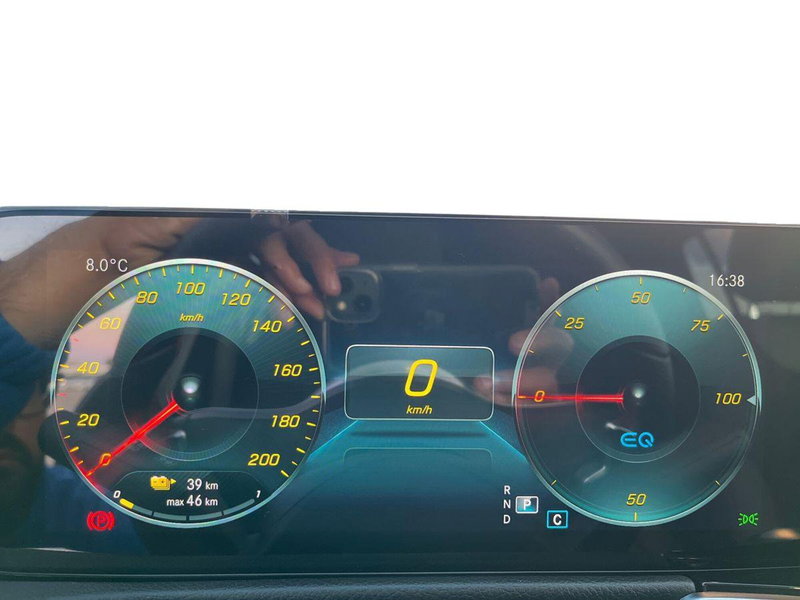 Mercedes-Benz EQB usata a Bari (13)