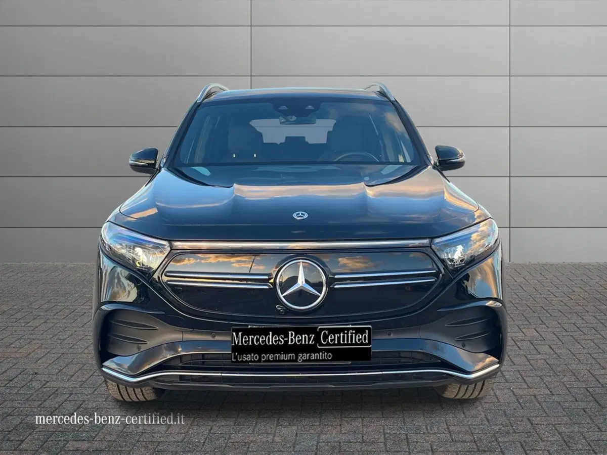 Mercedes-Benz EQB usata a Bari (3)