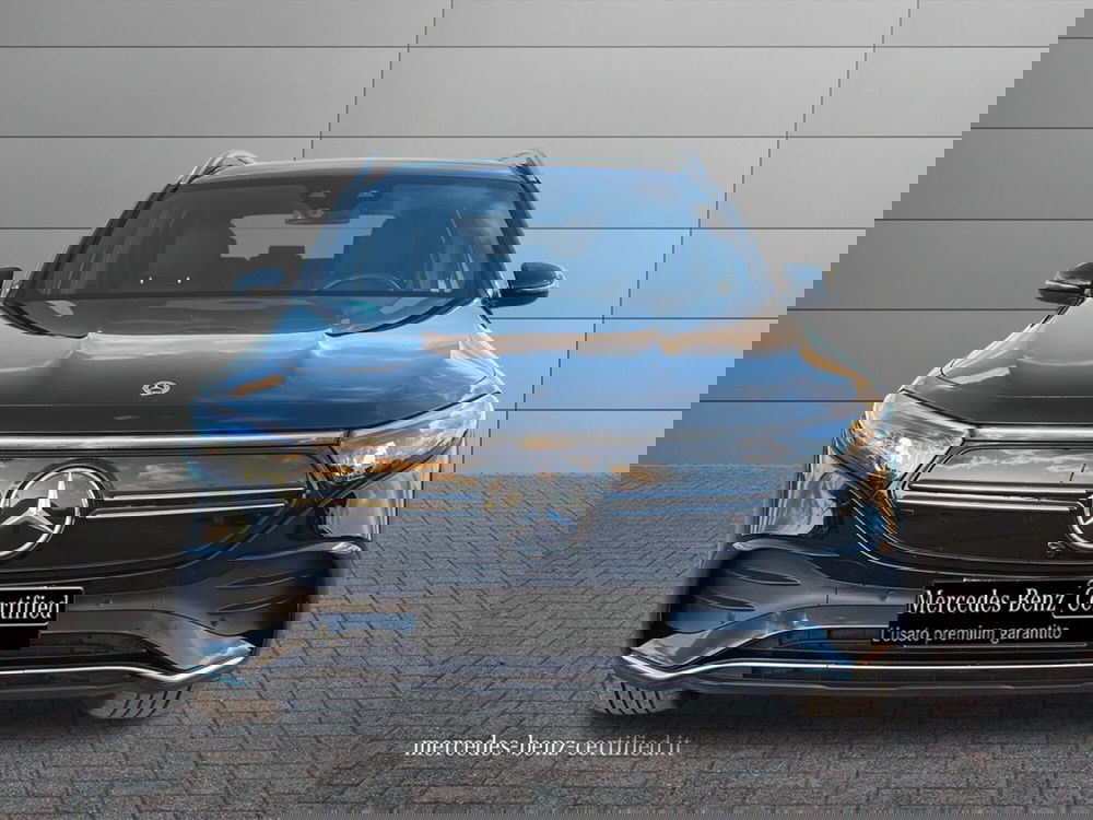 Mercedes-Benz EQB usata a Bari (3)