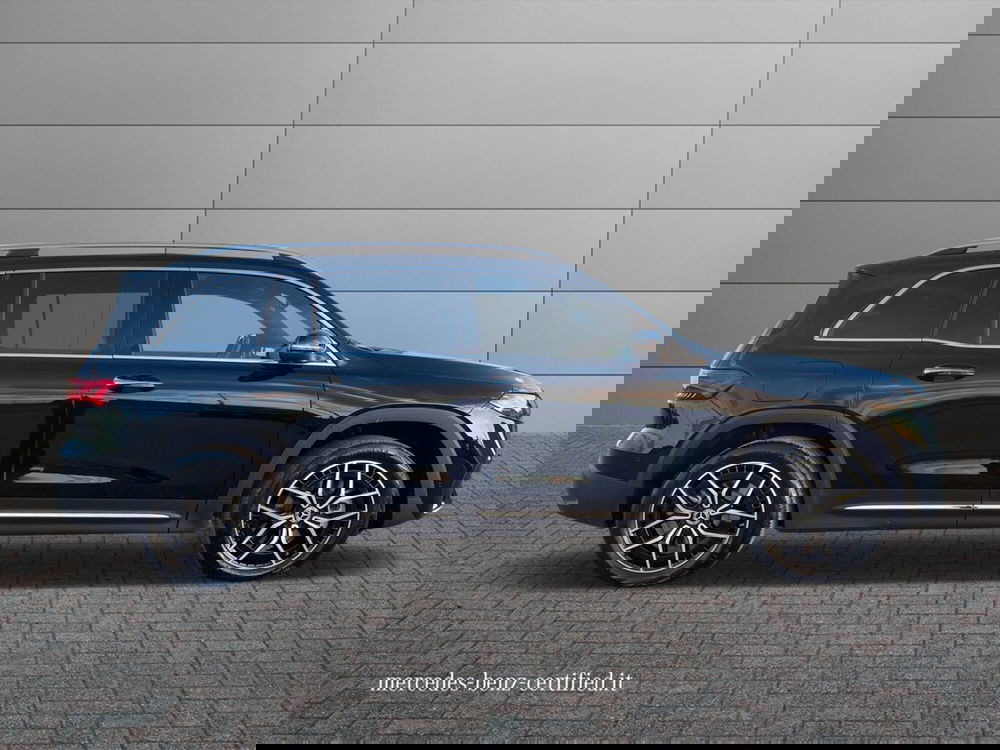 Mercedes-Benz EQB usata a Bari (5)