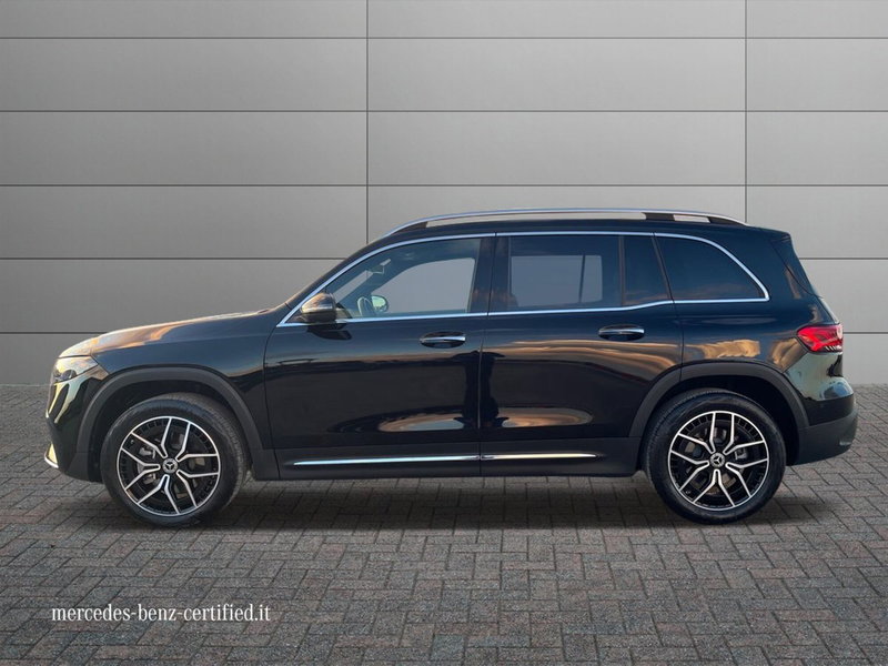 Mercedes-Benz EQB usata a Bari (6)