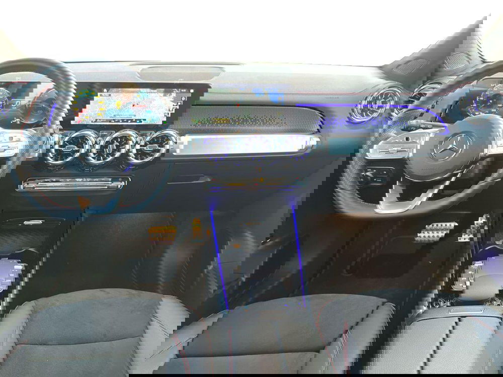 Mercedes-Benz EQB usata a Bari (9)