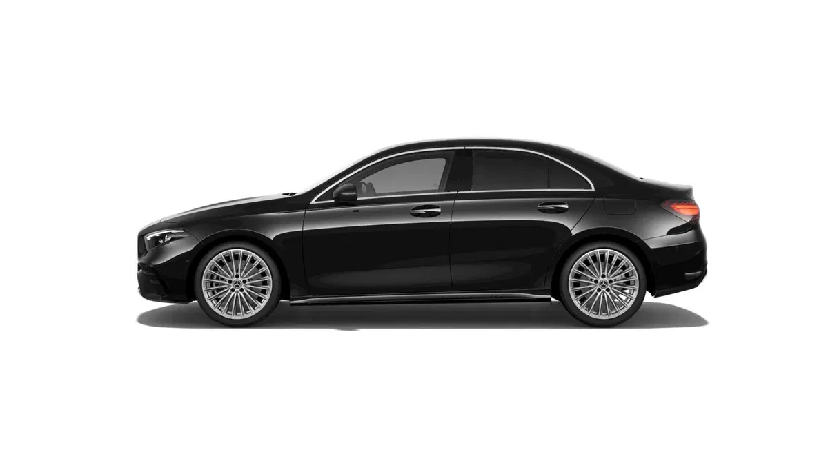 Mercedes-Benz Classe A Sedan nuova a Milano (2)