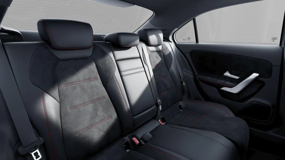 Mercedes-Benz Classe A Sedan nuova a Milano (6)