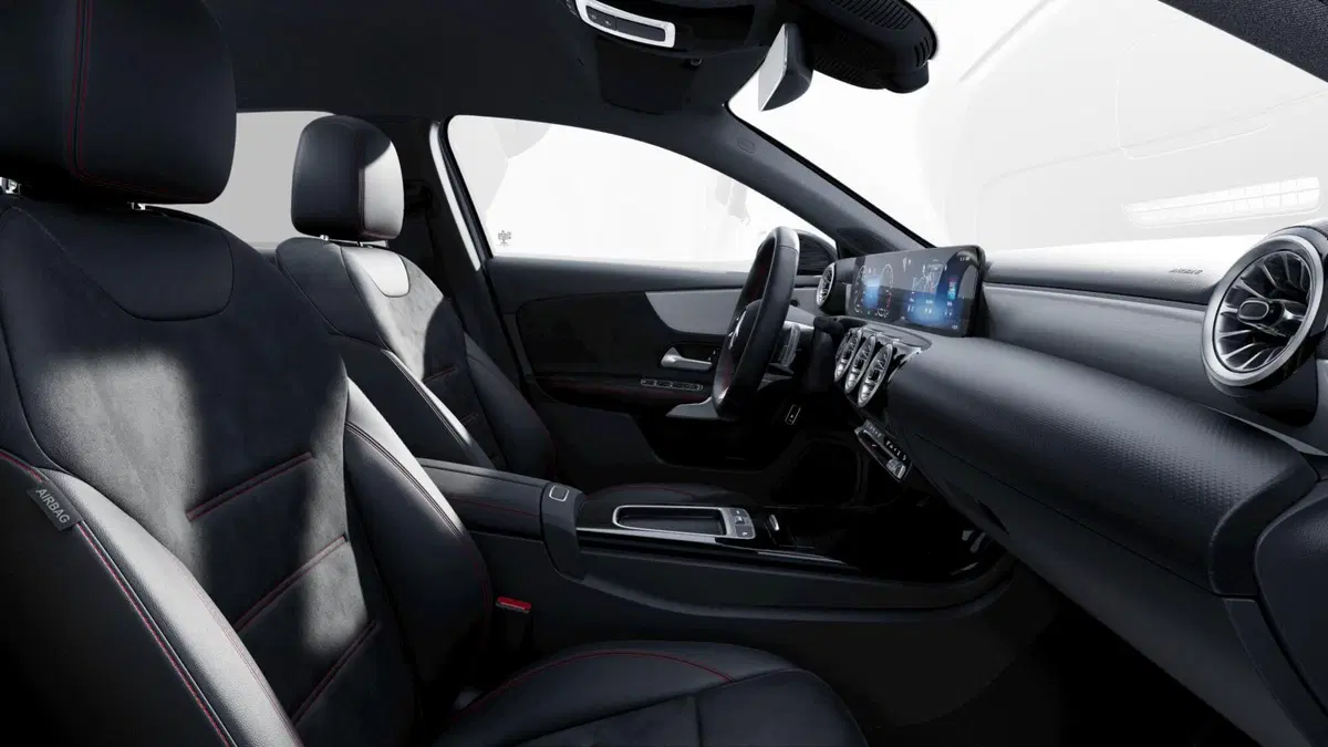 Mercedes-Benz Classe A Sedan nuova a Milano (7)