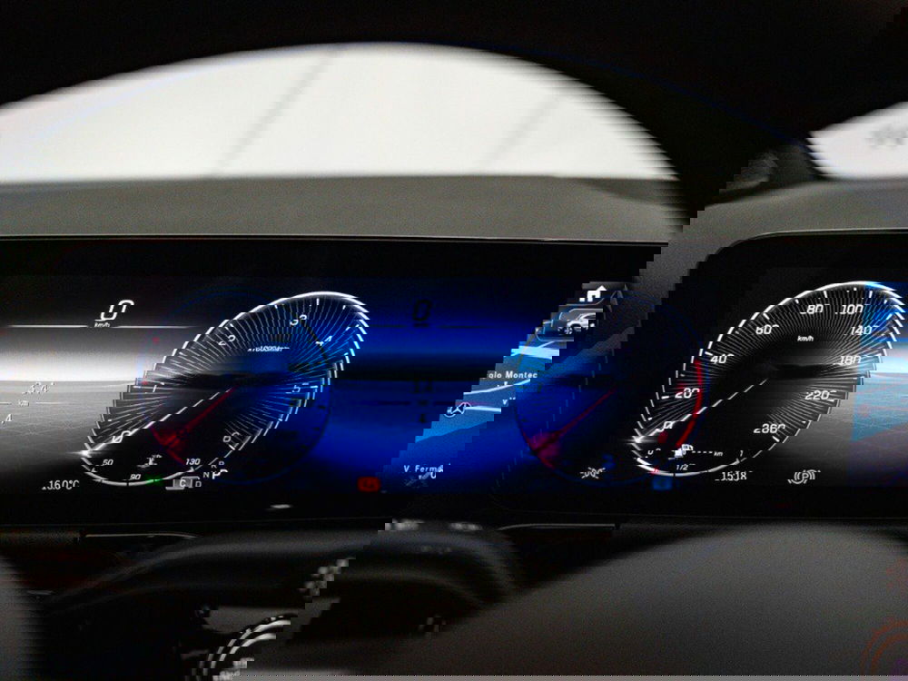 Mercedes-Benz GLA SUV nuova a Macerata (13)