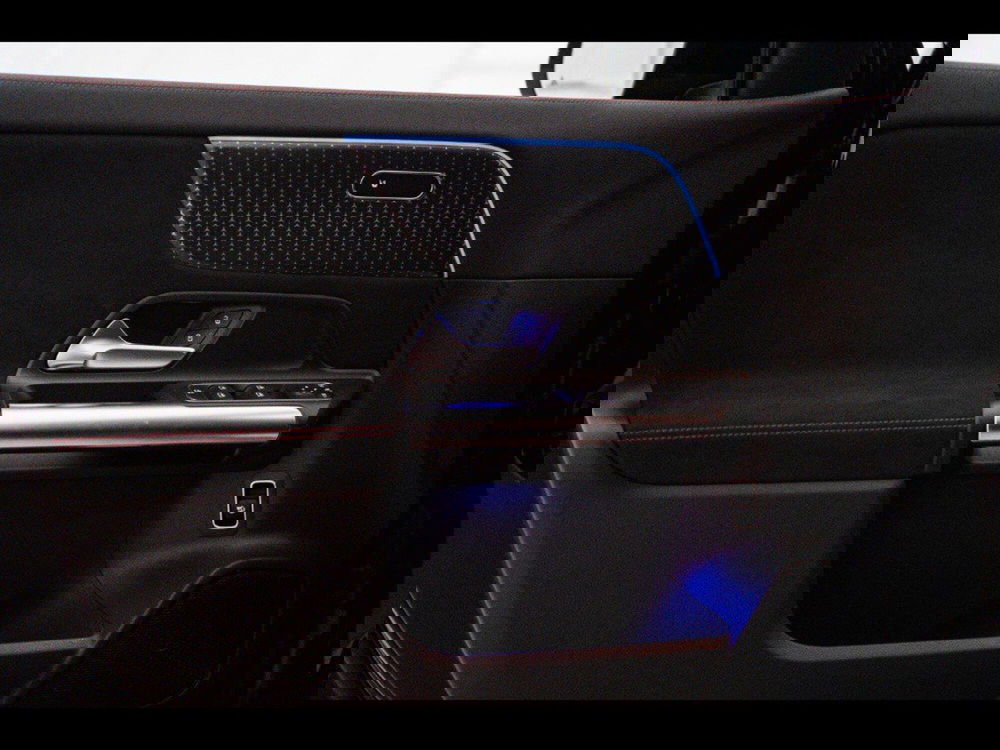 Mercedes-Benz GLA SUV nuova a Macerata (19)