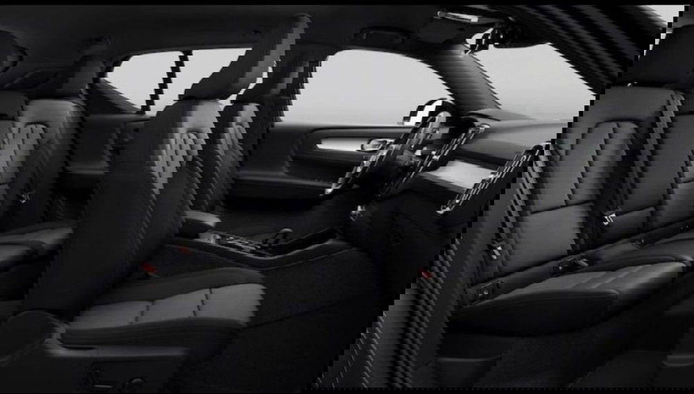 Volvo XC40 nuova a Como (12)