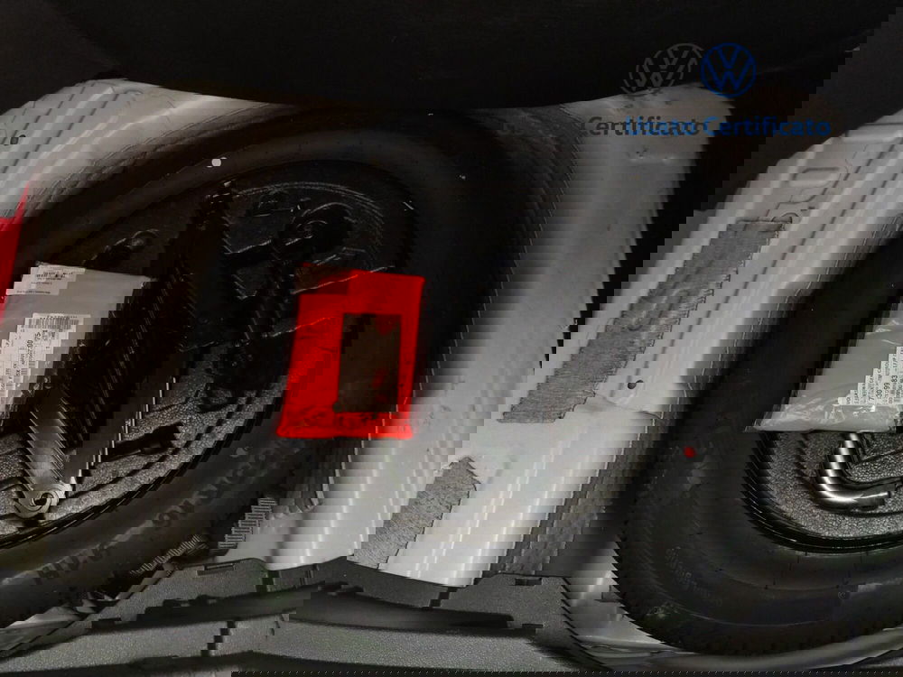 Volkswagen T-Cross usata a Avellino (14)