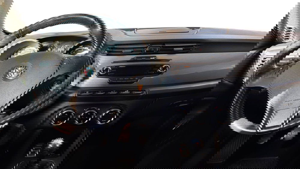 Alfa Romeo Giulietta usata a Treviso (12)