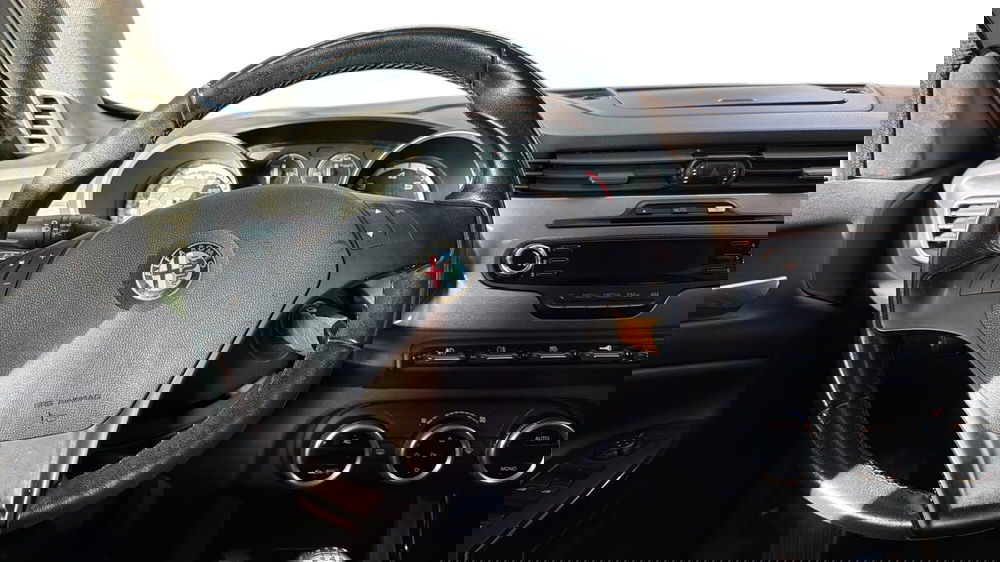 Alfa Romeo Giulietta usata a Treviso (7)