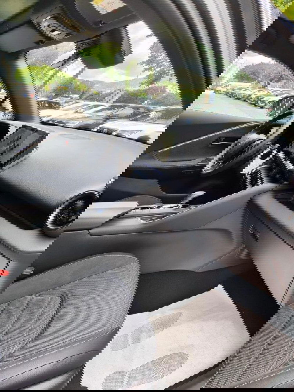 Toyota Toyota C-HR nuova a Perugia (5)