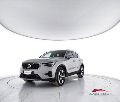 Volvo XC40 2.0 b3 Core auto del 2025 usata a Corciano
