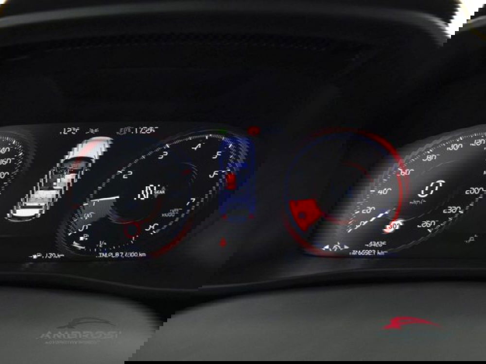 Volvo XC40 usata a Perugia (13)