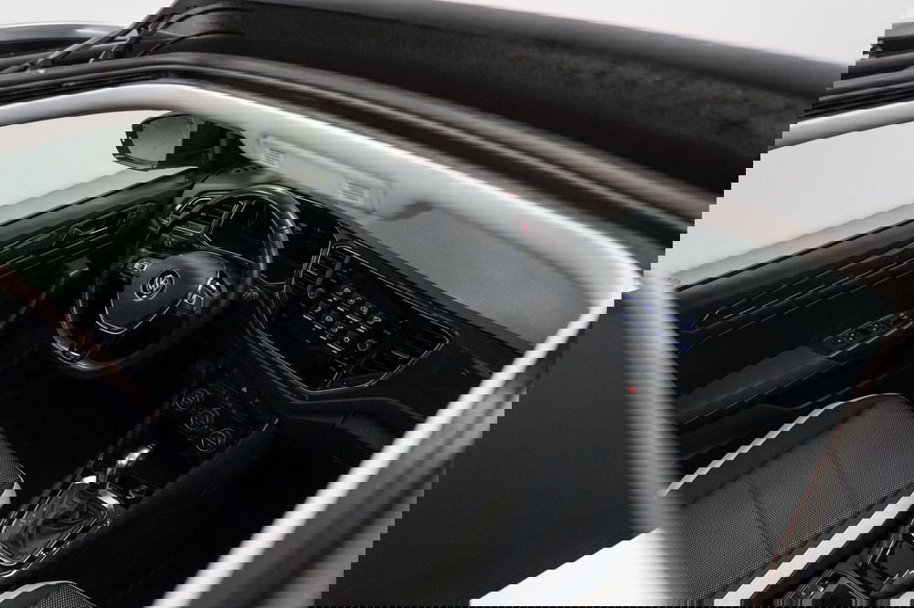 Volkswagen T-Roc usata a Varese (13)