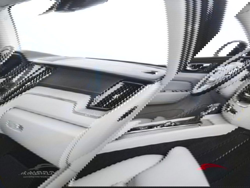 Volvo XC60 usata a Perugia (12)