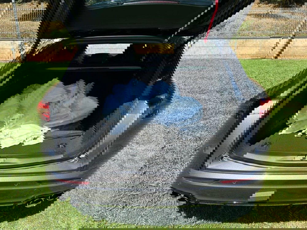 Maserati Grecale nuova a Salerno (16)