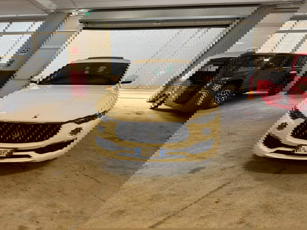 Maserati Levante usata a Salerno (10)
