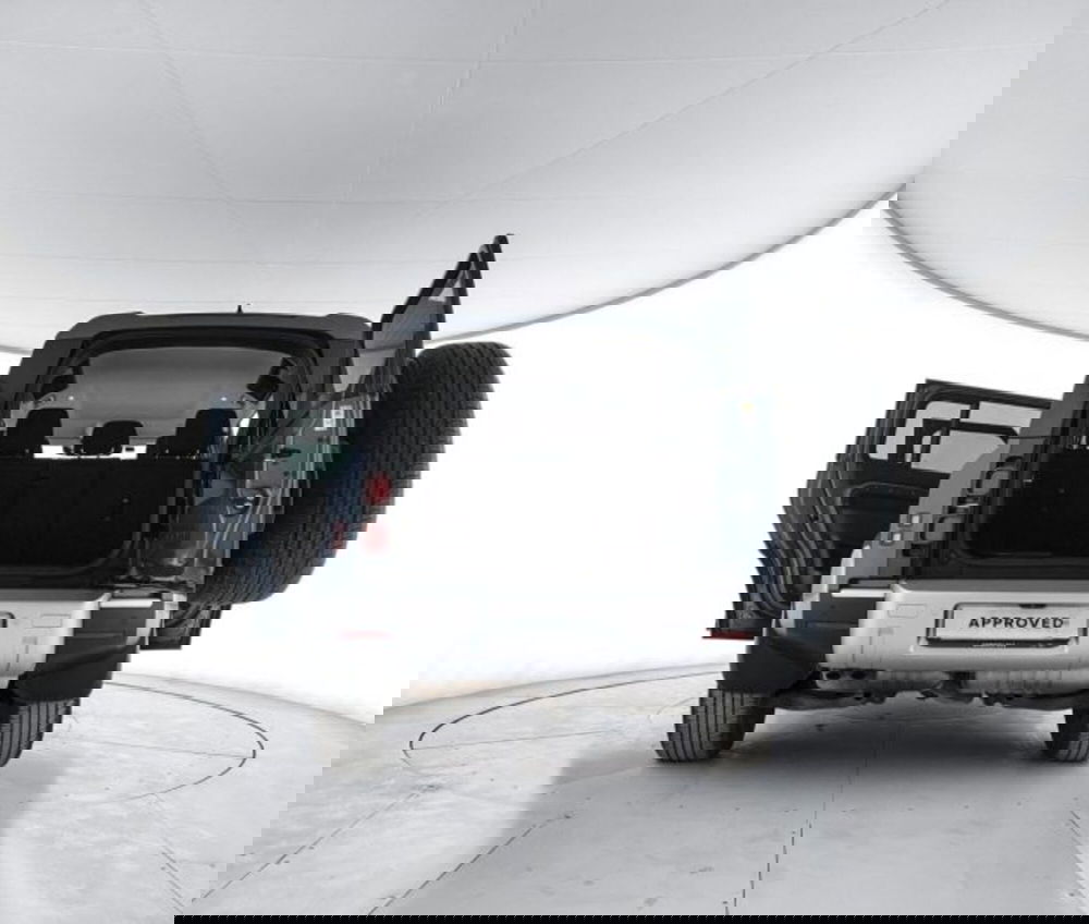 Land Rover Defender usata a Perugia (12)