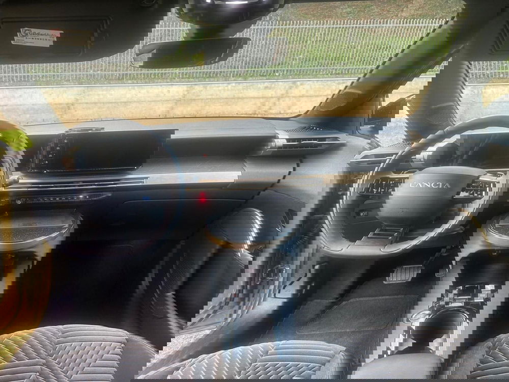 Lancia Ypsilon usata a Salerno (5)