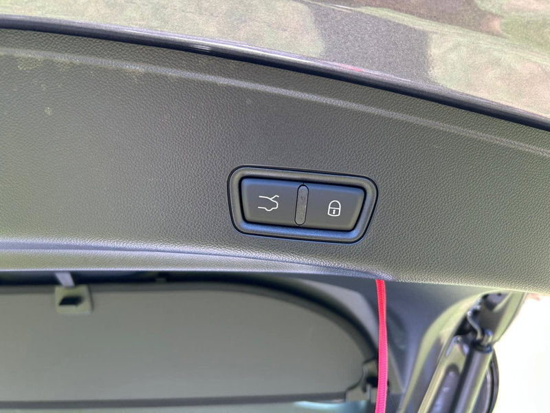 Maserati Grecale nuova a Salerno (17)