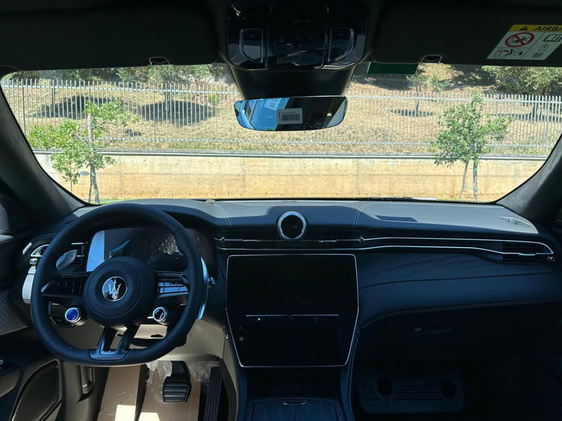 Maserati Grecale nuova a Salerno (5)