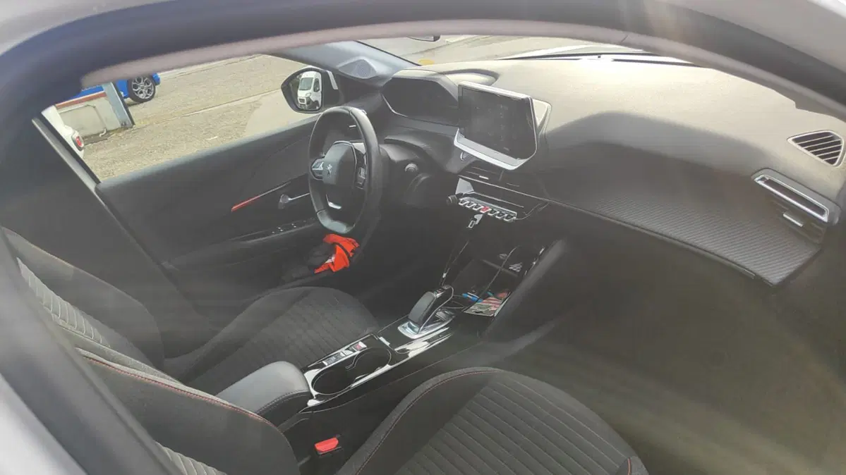 Peugeot 208 usata a Firenze (11)