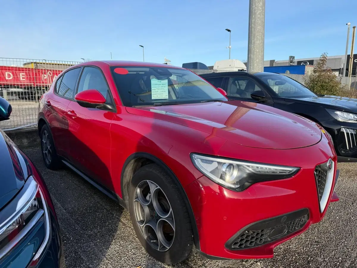 Alfa Romeo Stelvio usata a Frosinone (12)