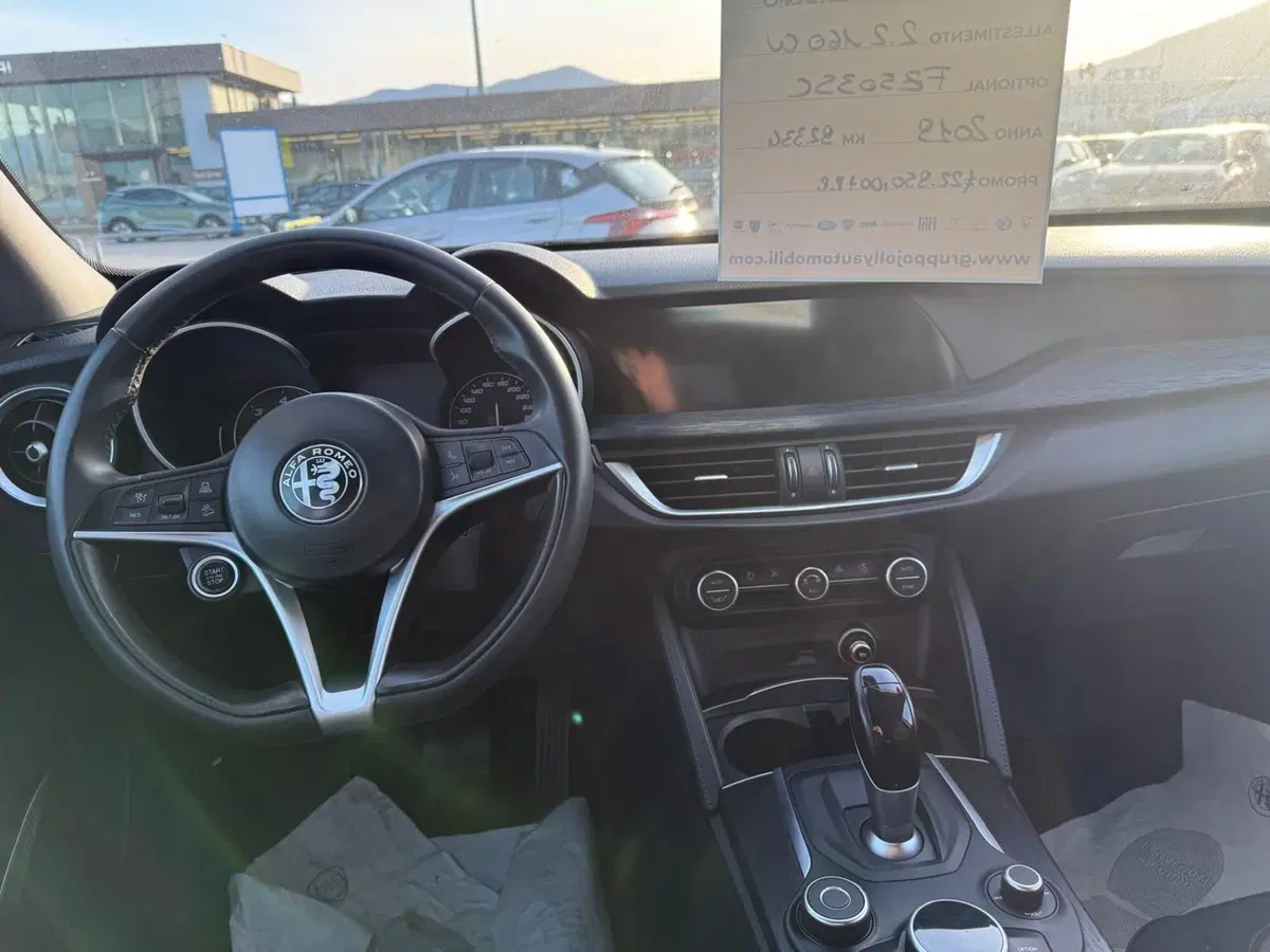 Alfa Romeo Stelvio usata a Frosinone (14)