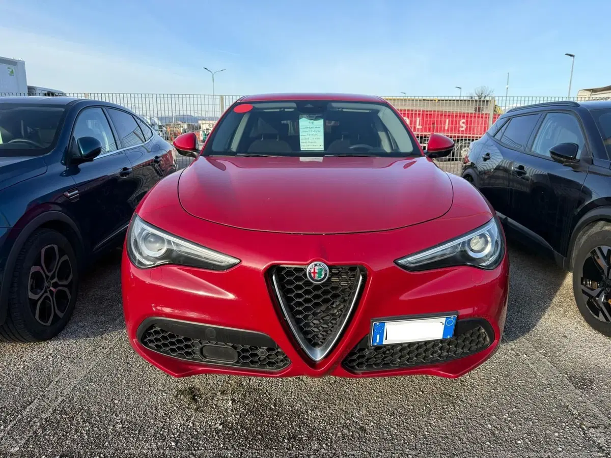 Alfa Romeo Stelvio usata a Frosinone (9)