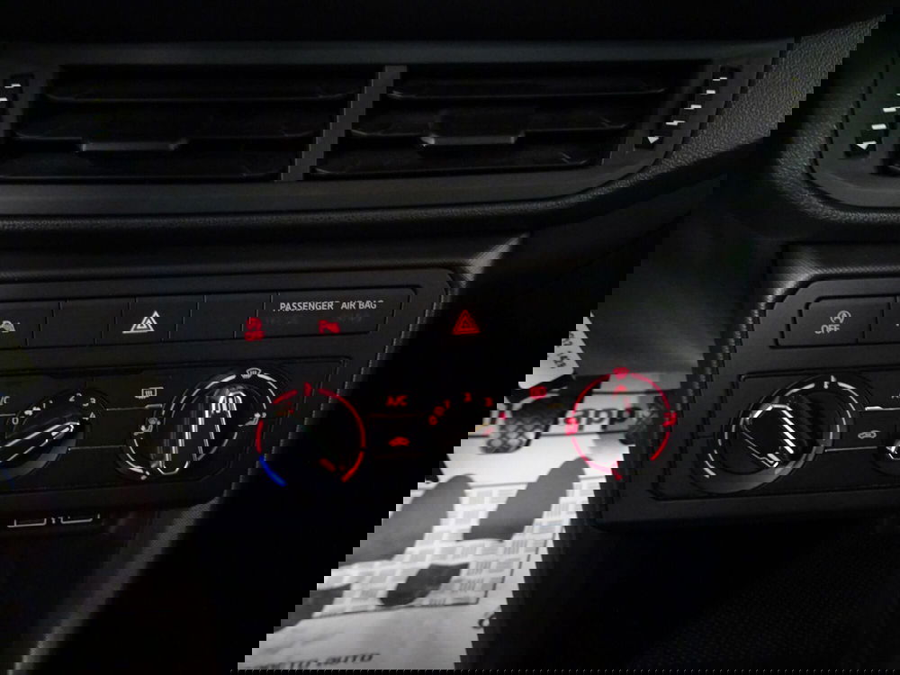 Volkswagen T-Cross usata a Lucca (12)