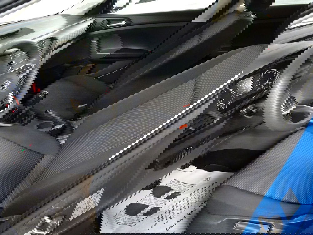 Volkswagen T-Cross usata a Lucca (9)