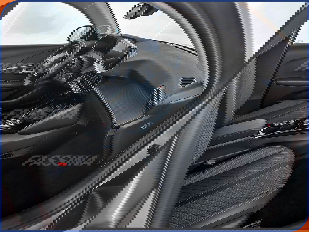 Peugeot 208 nuova a Milano (12)