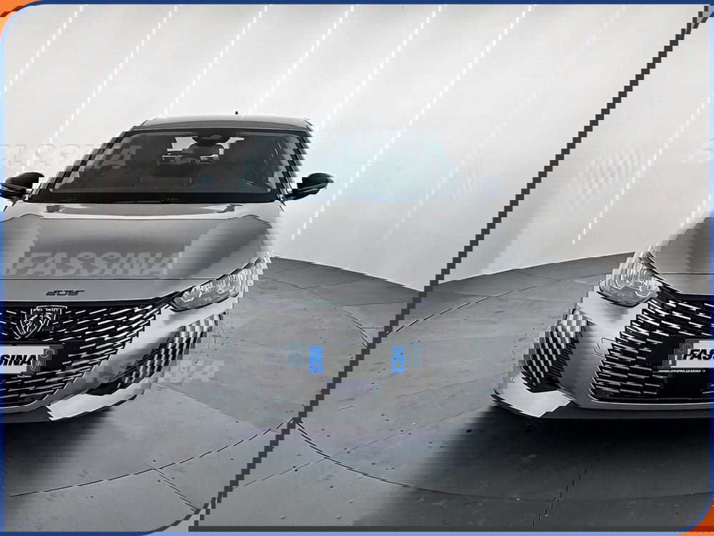 Peugeot 208 nuova a Milano (2)