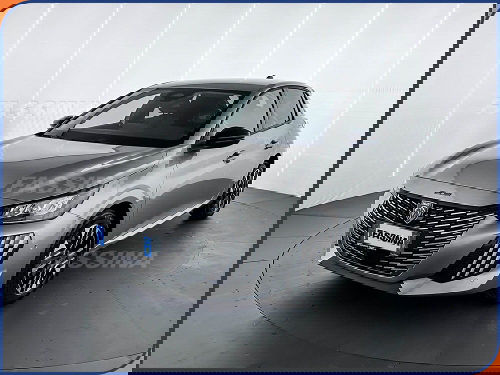 Peugeot 208 nuova a Milano (3)