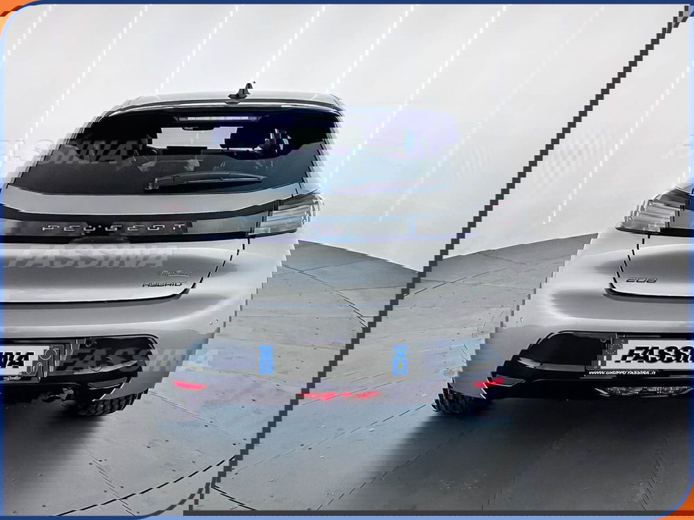 Peugeot 208 nuova a Milano (5)