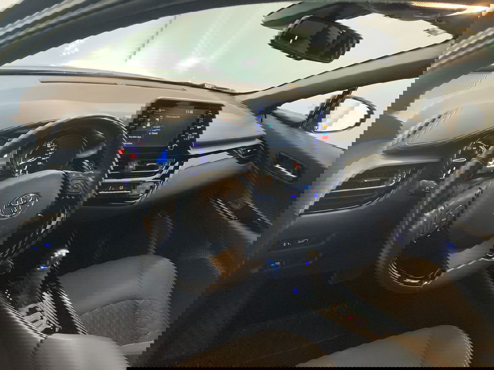 Toyota Toyota C-HR usata a Barletta-Andria-Trani (10)