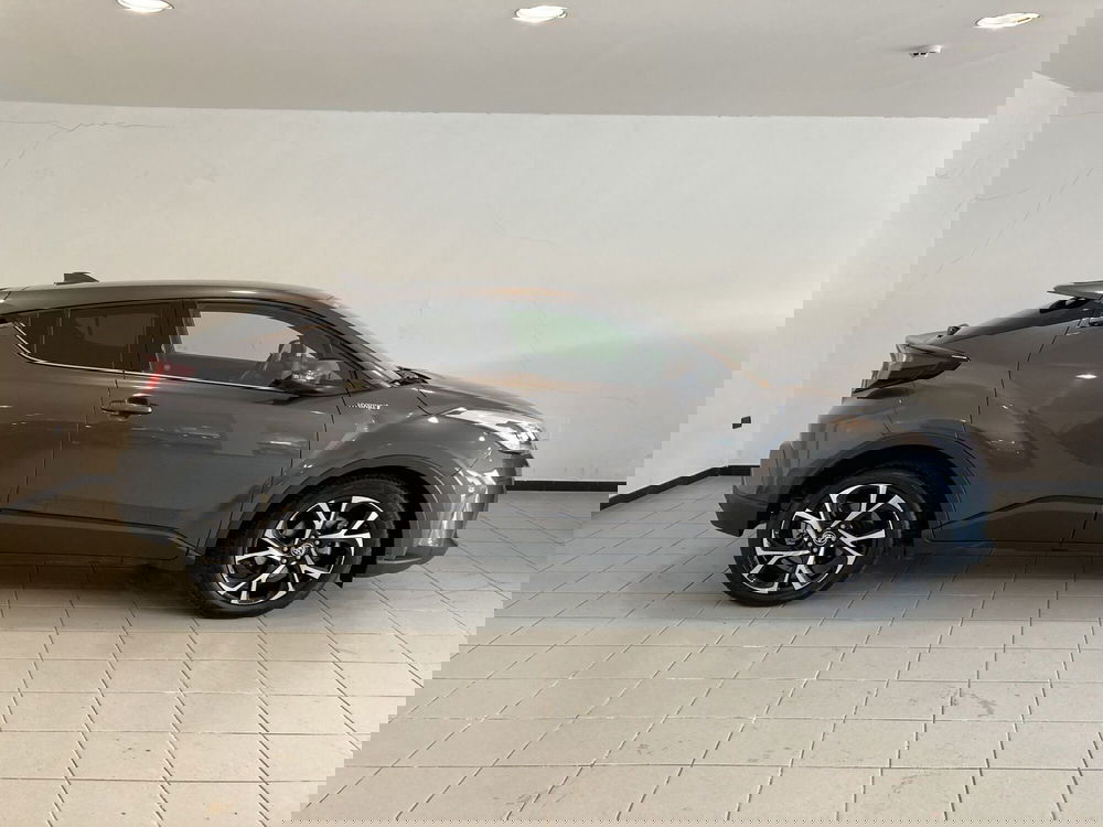 Toyota Toyota C-HR usata a Barletta-Andria-Trani (4)