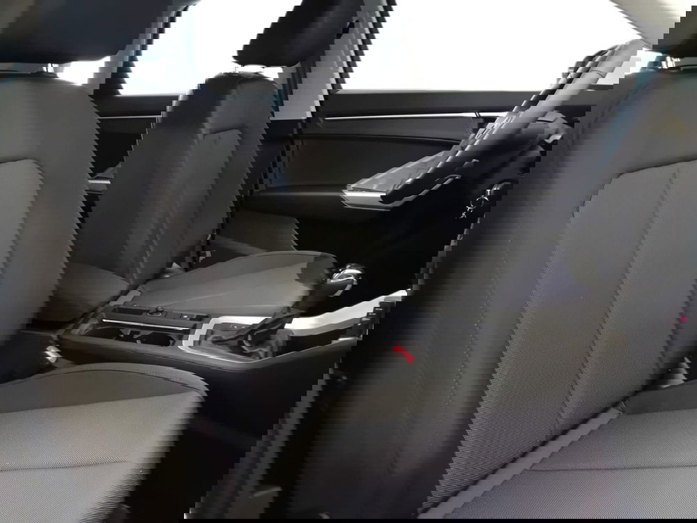 Audi Q3 Sportback nuova a Bari (12)