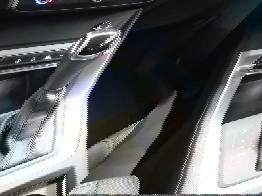 Audi Q3 Sportback nuova a Bari (13)