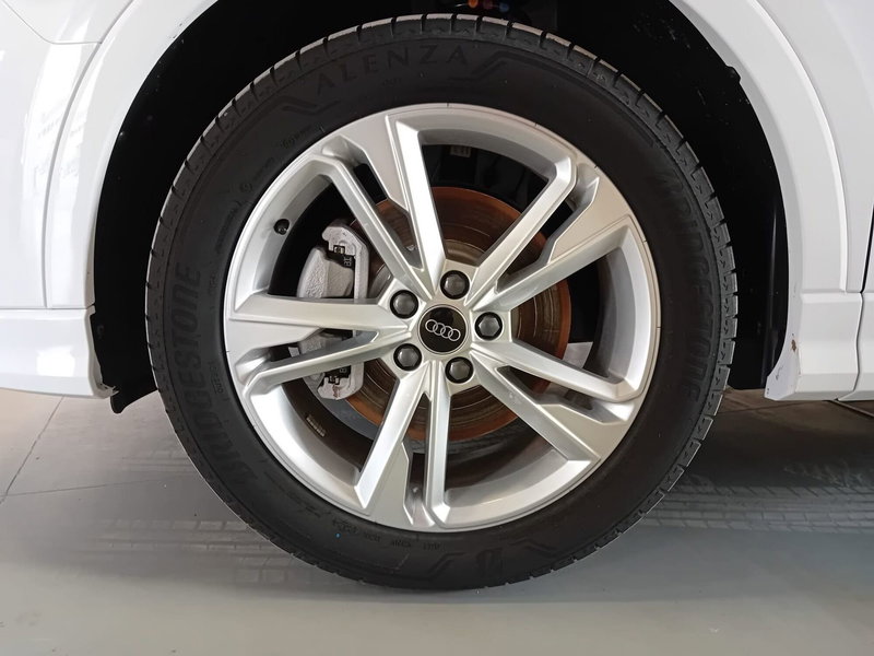 Audi Q3 Sportback nuova a Bari (14)