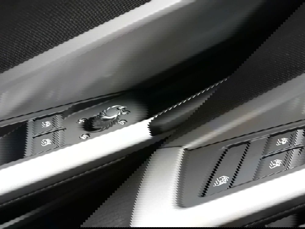 Audi Q3 Sportback nuova a Bari (17)