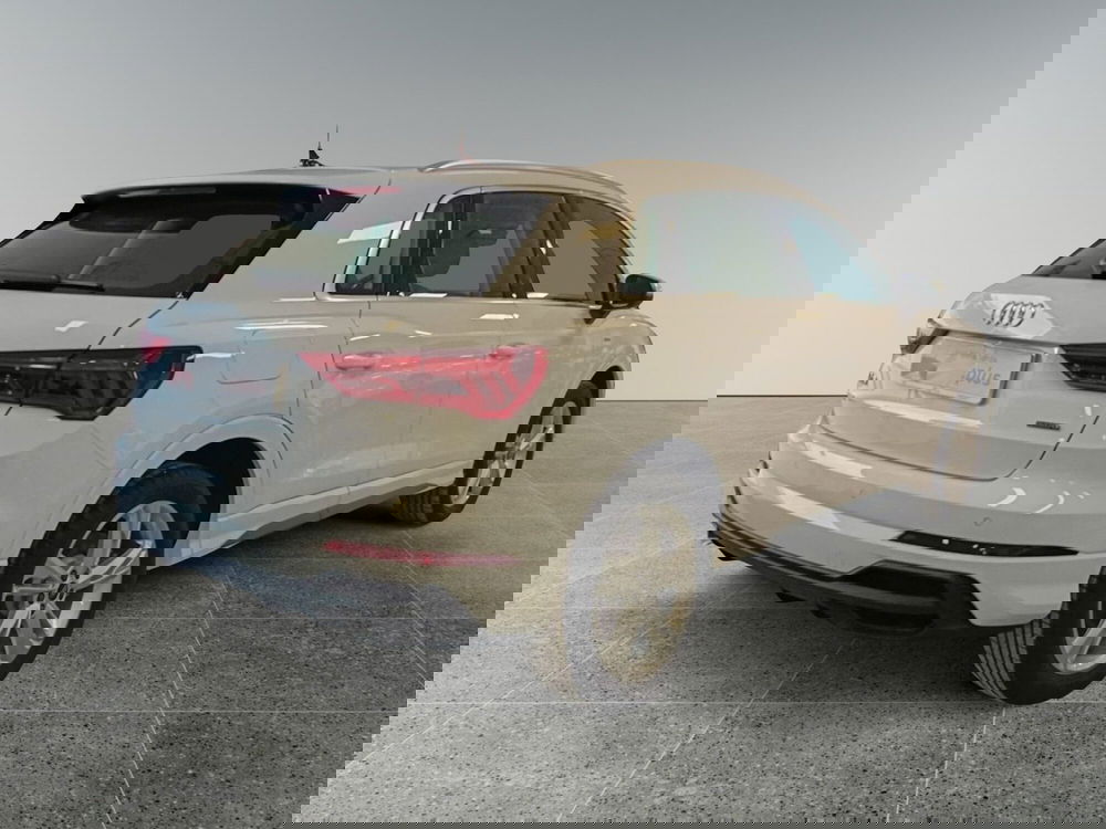 Audi Q3 Sportback nuova a Bari (2)