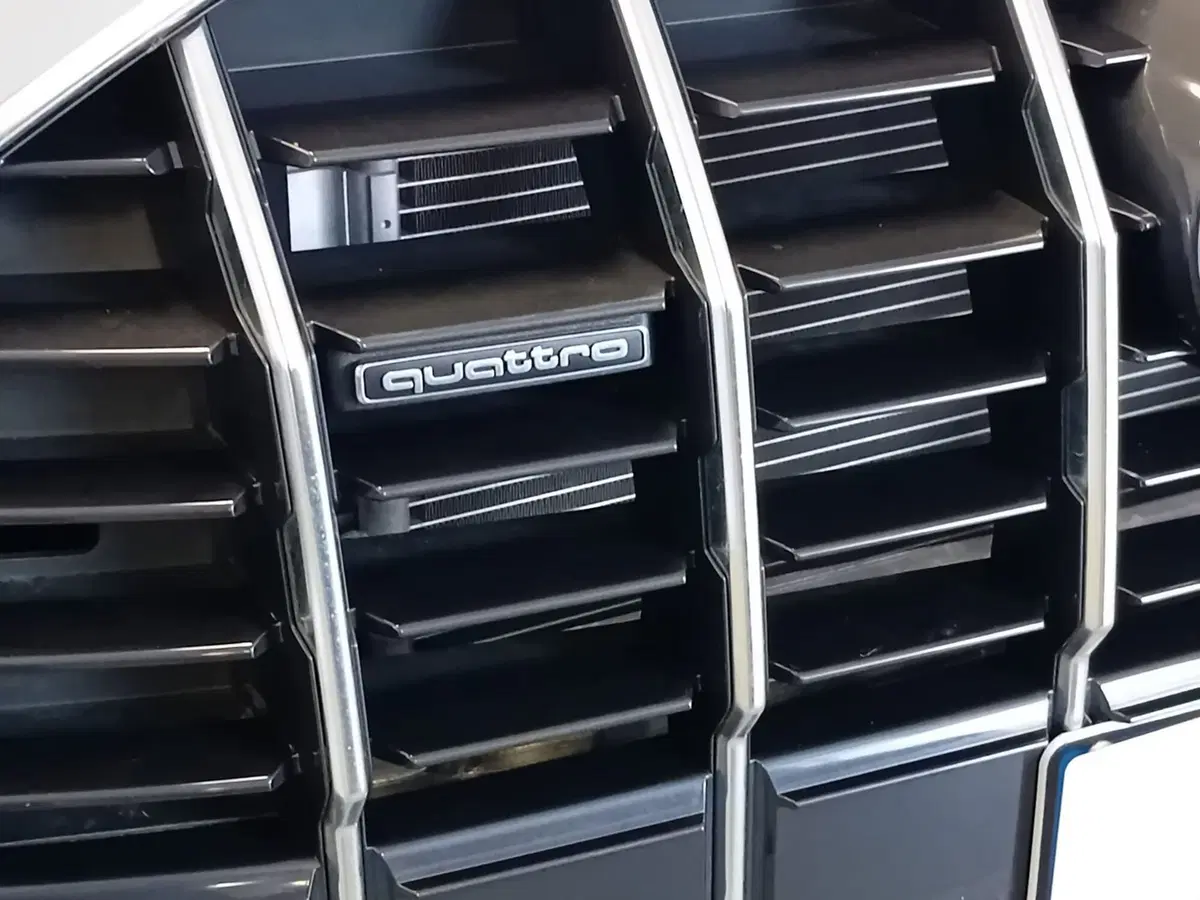 Audi Q3 Sportback nuova a Bari (5)
