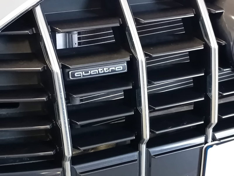 Audi Q3 Sportback nuova a Bari (5)