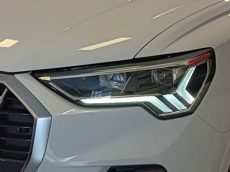 Audi Q3 Sportback nuova a Bari (6)