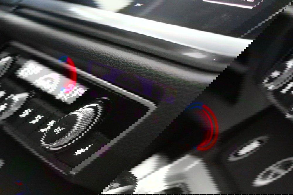 Audi Q3 Sportback usata a Bari (8)